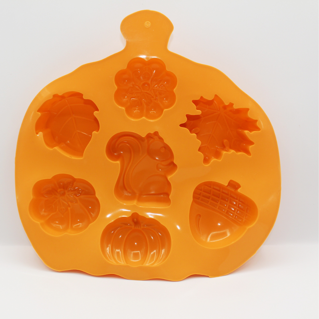 Autumn Soap Making Kit with Shea Butter, Goat’s Milk, or Hemp Soap Base, Essential Oils, Powders & Pumpkin Mold